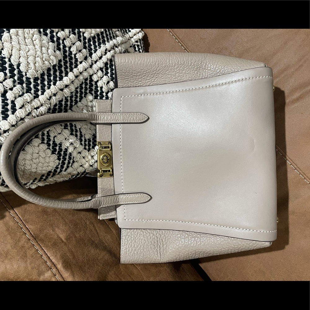 Coach 1941 troupe in taupe